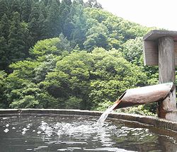 稲住温泉の樽風呂